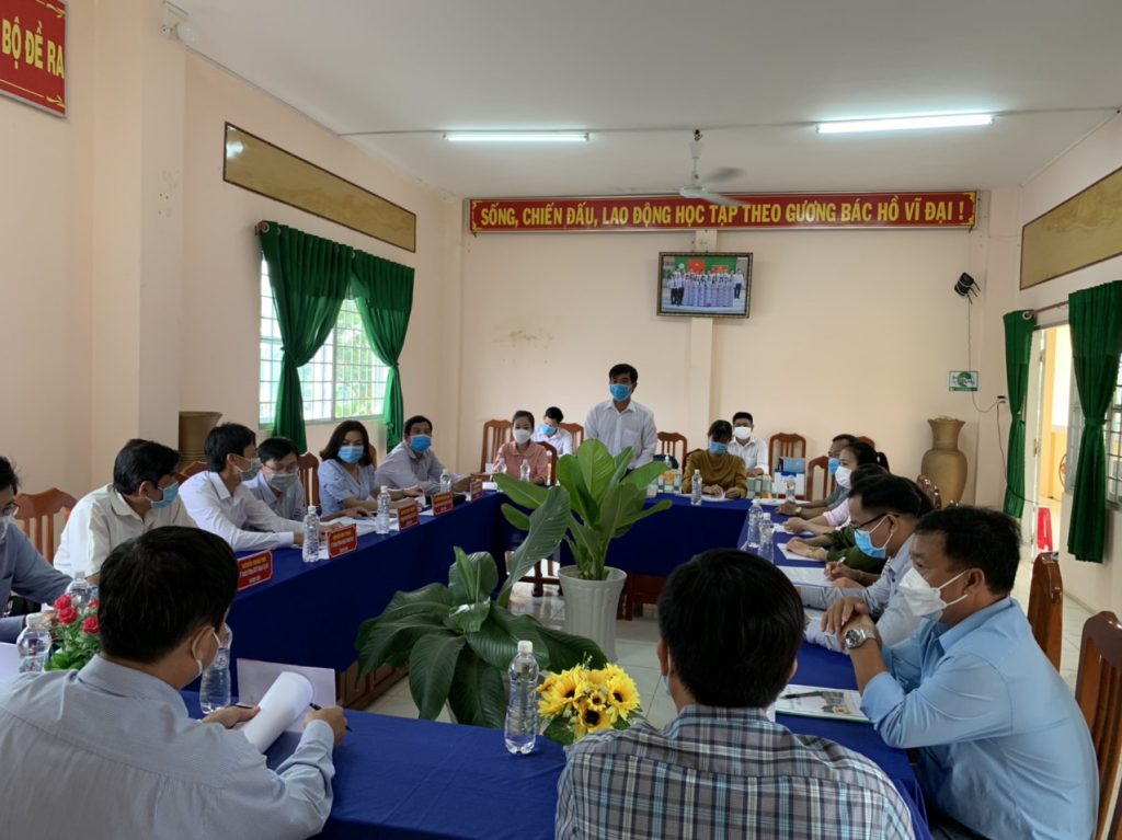 Ông Đặng Văn Quang - Hiệu trưởng nhà trường phát biểu ý kiến trong buổi tổng kết Đoàn kiểm tra.